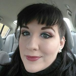 Meet your Posher, Monica